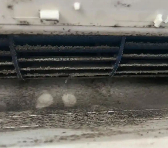 广元空调吹的风有股烧焦味是怎么回事